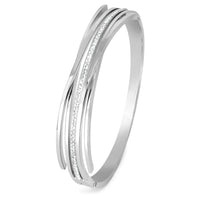 Stainless steel snap on bangle.